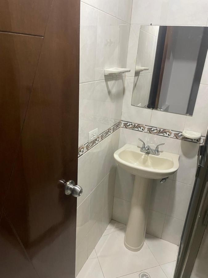 ميديلين Hotel Sie7E Express المظهر الخارجي الصورة